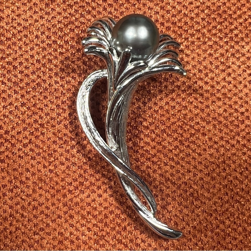Vintage Silver Plated Flower Brooch